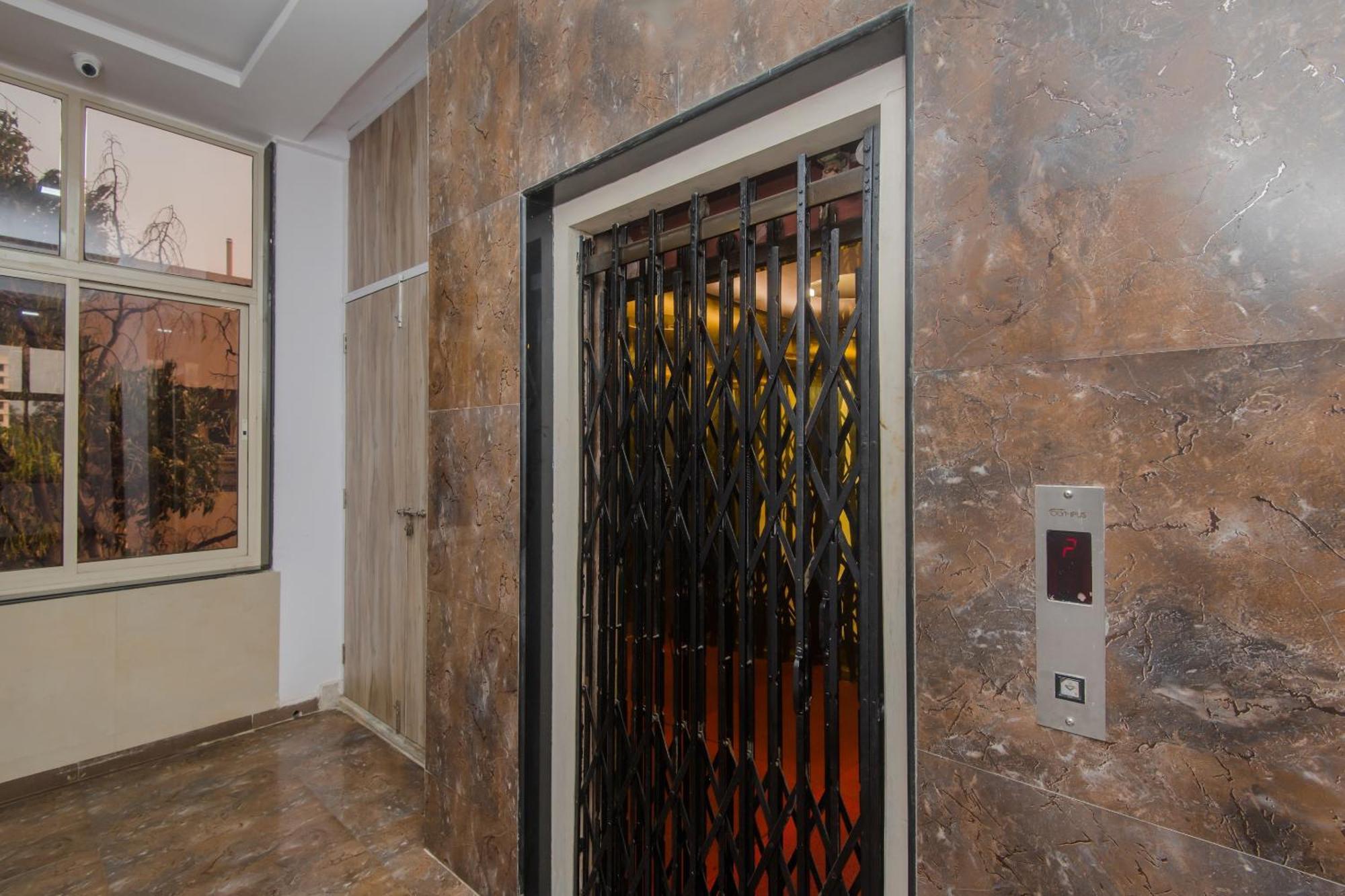 Super Hotel O Divine Residency Near Phoenix Marketcity ムンバイ エクステリア 写真